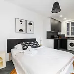 Appartement Service Studio Au Coeur Du 19E - 2P